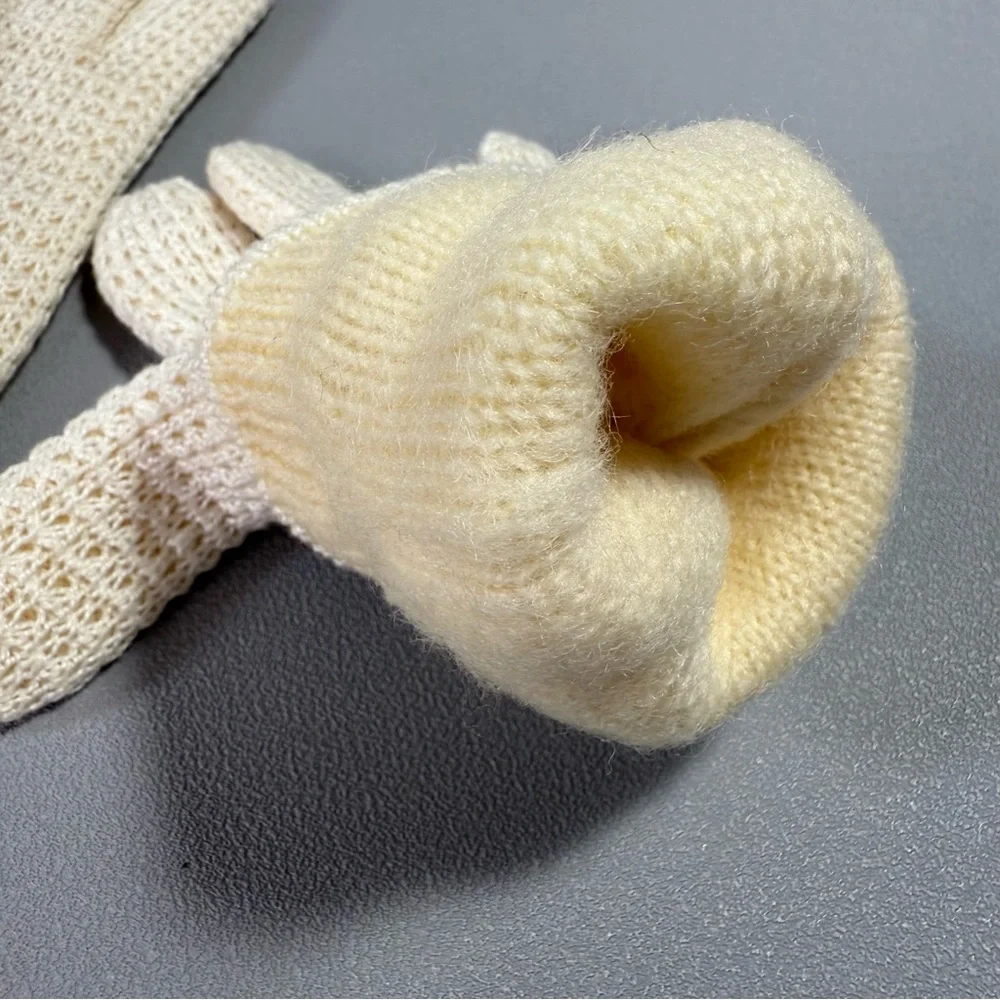 Vintage Women's Cream Woven Wool and Cotton Gloves